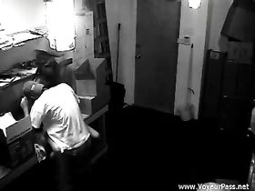 Видео секса с камеры видеонаблюдения на предприятии