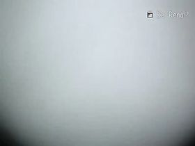 Промежность нудистки смотрит на меня