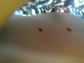 Проезжая в трамвае парень заснял на камеру сиськи молодой девушки через блузку