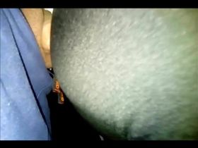 Парень трется своим маленьким членом об подругу на вечеринке