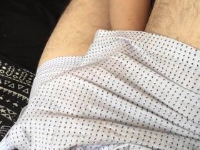 Жена дрочит член мужу на камеру в машине