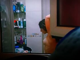 Подсмотрел в окно за сиськами подруги